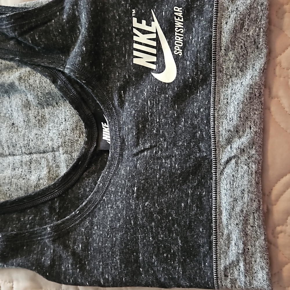 Nike XXL tank top - Picture 2 of 4